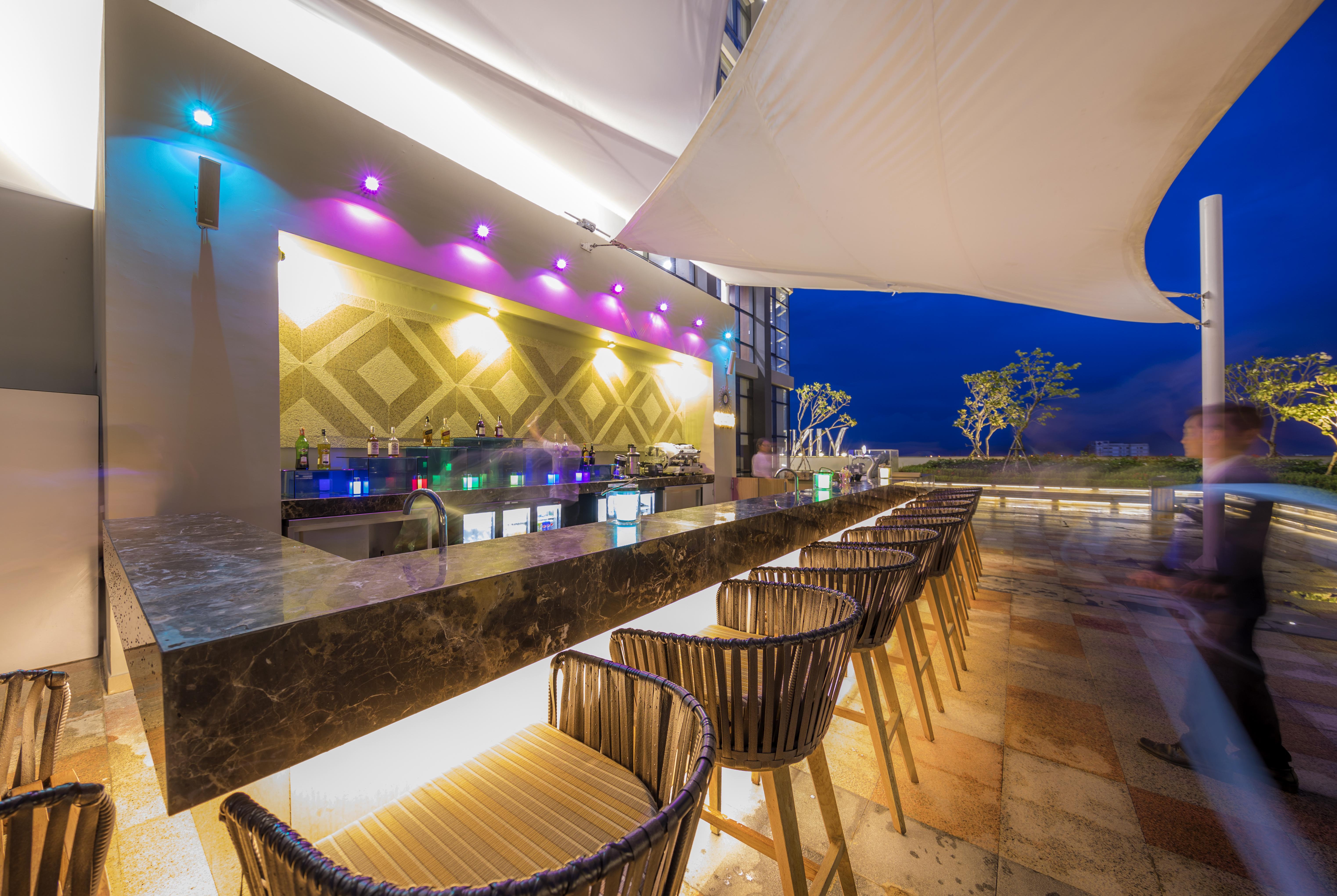 Sheraton Кантхо Экстерьер фото Sky Bar