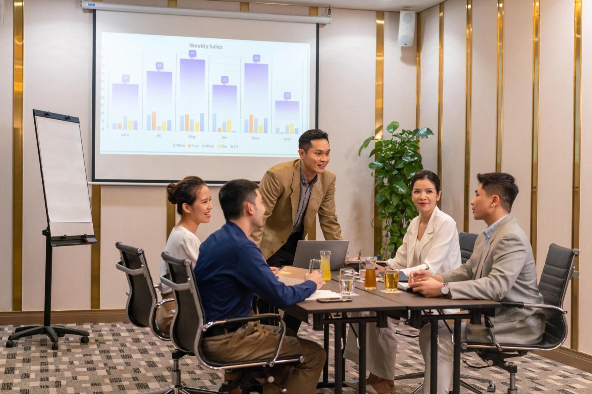 Sheraton Кантхо Экстерьер фото A meeting in progress