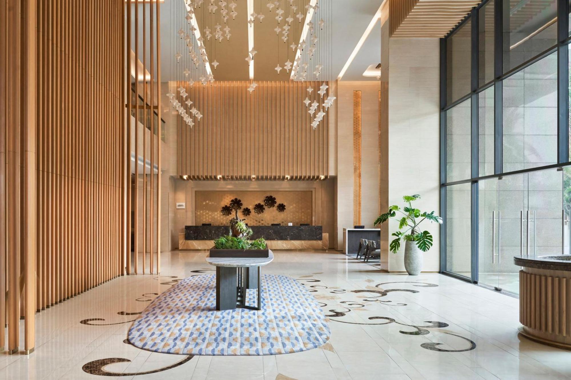 Sheraton Кантхо Экстерьер фото The lobby of the hotel